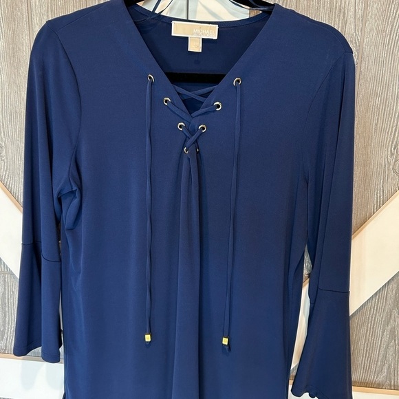 M363. MICHAEL Michael Kors Long Bell Sleeve Top Size Large L EUC - Picture 2 of 5